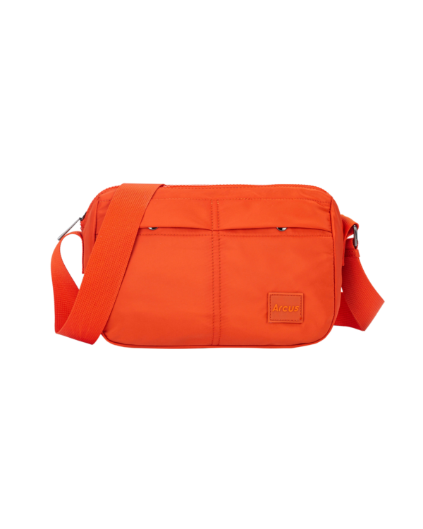 Arcus - Crossbody taske - orange - Tasker > Skuldertasker > Skuldertasker  Skuldertaske fra Arcus produceret i 100% recycled polyester. Tasken har et enkelt design