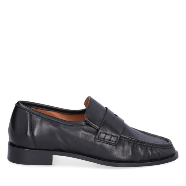 Billi Bi - A6352 loafers  - sort - Size (41) - Sko > Loafers > Loafers  Håndlavet sort loafer udført i skind med en rundet snude og en sort læder rem henover forfoden.