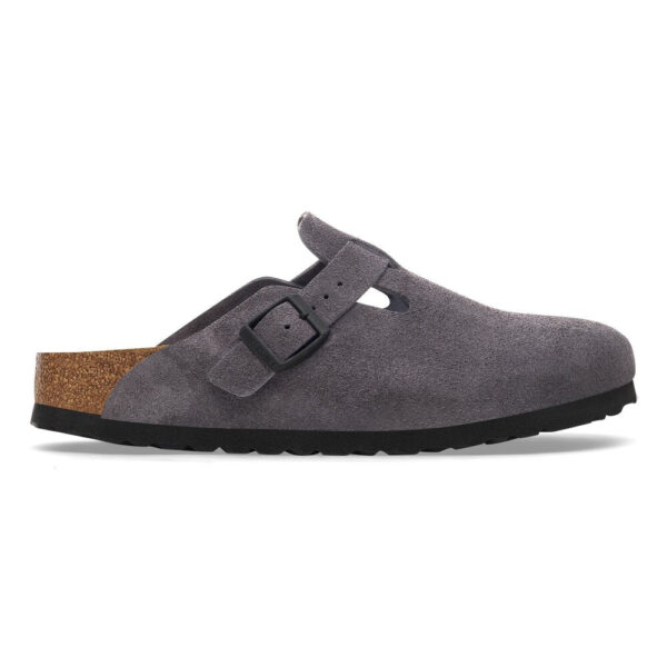 Birkenstock - Boston Clogs  - grå - Size (41) - Sko > Clogs > Clogs  Disse Boston Clogs er designet i en klassisk silhuet med rund snude og spænde over vristen. De kommer her i en mørk grå farve og er lavet i ruskind.