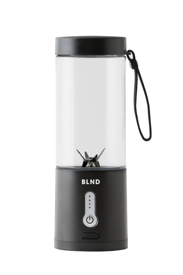 Blnd - Bærbar blender - sort - Køkkenudstyr > Køkkenmaskiner > Blendere  Bærbar BLND blender i en klassisk sort.Â Med denne bærbarer blender kan du nemt tilberede smoothies eller juice og tage dem med dig. PC-plast blandekoppen har en volumen på 530 ml