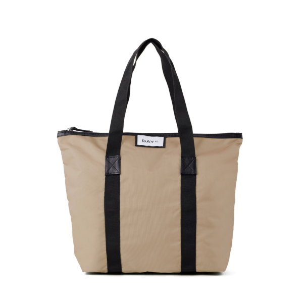 Day Et - Gweneth RE-S Bag M shopper - Dune - Tasker > Shoppere > Shoppere  Gweneth RE-S Bag M shopperen er designet i det velkendte rummelige design med en strop i kontrastfarve og logo foran.