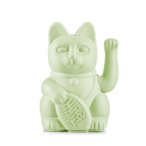 Donkey - Maneki-Neko kat - Pastelgrøn - Interiør > Dekoration > Figurer  Lucky Cat fra Donkey er en lykkebringer og skaber gode ting for dens ejer. Traditionelt placeres katten nær hoveddøren for at bringe heldet ind i hjemmet. Placeringen er dog ikke begrænset.Â Den nye lysegrønne farveÂ symbolisererÂ afslapningÂ og er en god