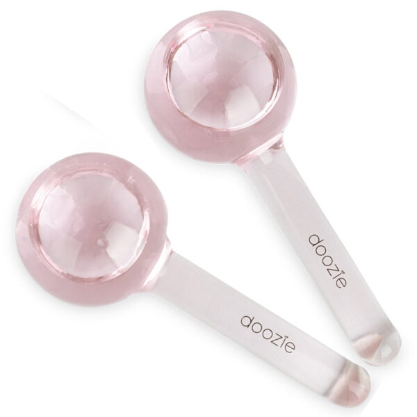 Doozie - Facial Ice Globes - Light Pink - Ansigtspleje > Ansigtsruller & Gua Sha sten > Ansigtsruller  Facial Ice Globes i Light Pink fra Doozie. Facial Ice Globes fungerer som kryptoterapi