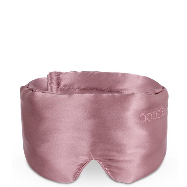 Doozie - Luxury sovemaske - Dusty Rose - Accessories >  >  Luksuriøs sovemaske fra Doozie. Sovemasken er polstret og lavet i en kraftig silke. Dens fyld er lavet af bomuld. Masken er designet til at holde alt lys ude