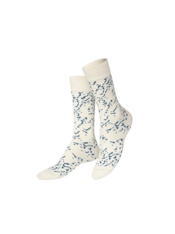 Eat My Socks - Blue Cheese strømper - hvid - Accessories > Strømper & strømpebukser > Strømper  Er duÂ vild med blåskimmelost?Â Disse strømper er til dig der elskerÂ denne ost eller bare godt kan lide et godt grin. Strømperne er one size og er også perfekt som en gave.