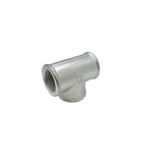 Galvaniseret tee 3/4" - Rør og fittings 3/4 RAW58 Med denne Galvaniseret tee 3/4" kan du bygge videre på dit RAW58 møbel eller bygge dit eget fra bunden. Specifikationer Dimension: 3/4" (2