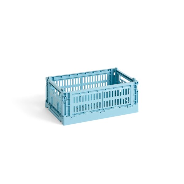 Hay - Colour Crate S kasse - Light Blue - Interiør > Opbevaring > Kasser  HAY har designet en ny serie af Colour Crate kasserne lavet af 100% genanvendt husholdningsplastaffald i en række forskellige farver og størrelser. Denne Colour Crate kasse fås i small og farven Light Blue. Kasserne kan stables oven på hinanden i forskell