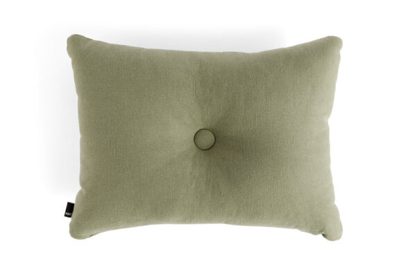 Hay - Dot Cushion Planar pude - Olive - Puder & tekstiler > Pyntepuder > Pyntepuder  Flot klassisk Dot pude fra HAY. Pyntepuden kommer i forskellige fine farver her på Bahne.dk