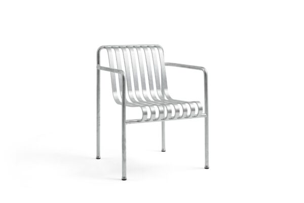 Hay - Palissade Dining Armchair havestol - Hot Galvanised - Møbler > Havemøbler > Havestole  Palissade Armchair er den perfekte havestol med armlæn. Stolen fås også i andre farver og der kan også tilkøbes hynder til.