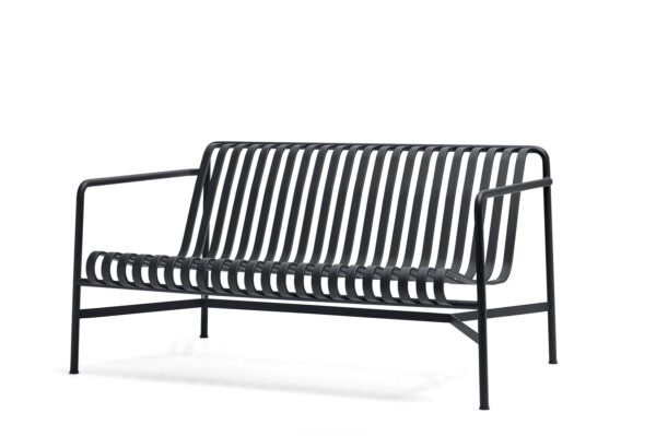 Hay - Palissade Lounge sofa - Anthracite - Møbler > Havemøbler > Havebænke  Stilren og elegant loungesofa fra HAY Palissade serien. Denne loungsofa er komfortable og kan nemt mixes og matches med andre møbler fra HAY Palissade serien.