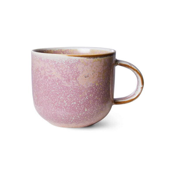 Hkliving - Chef ceramics krus - Pink - Borddækning > Kopper & krus > Kopper med hank  Lyserødt krus med hank fra HKliving. Koppen tilføjer et råt look til din borddækning. Servér en varm kop kaffe eller kakao i koppen.