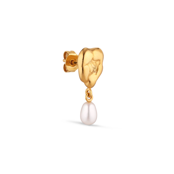 Jane Kønig - Drippy Pearl Pendant ørering - forgyldt - Smykker > Øreringe > Ørestikkere  Smuk ørering med en fin lille hvid perle som vedhæng. Sælges enkeltvis.