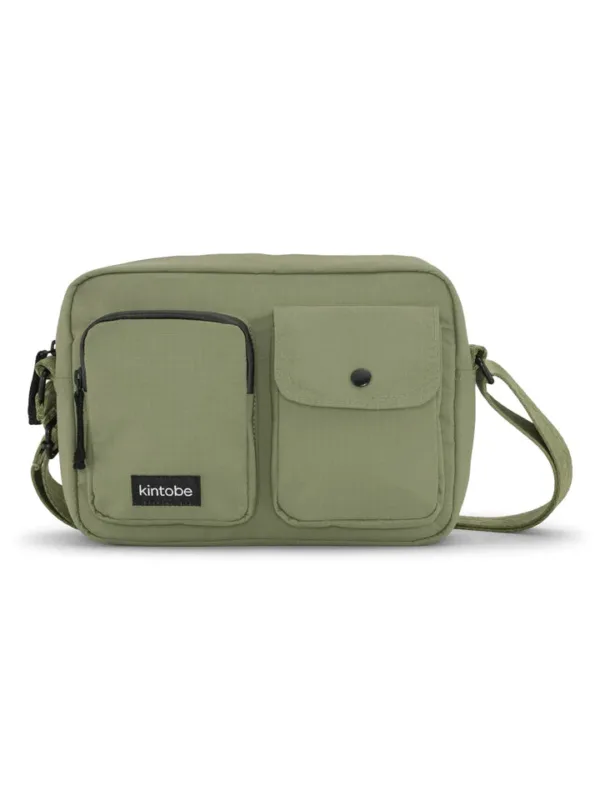 Kintobe - Miles taske - Olive Leaf - Tasker > Crossbody tasker > Crossbody tasker  Cross-body taske iÂ dæmpet grøn og genanvendt nylon. Tasken har et rummeligt hovedrum og kan nemt rumme en vandflaske. Inde i hovedrummet finder du tre inderlommer