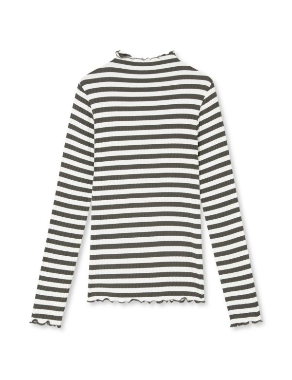 Mads Nørgaard - 5X5 Stripe Trutte langærmet t - mønstret - Size (xxl) - Tøj > Basics > T-shirts  5X5 Stripe Trutte t-shirten er en ribstrikket og langærmet bluse med mørkegrønne og råhvide striber. Trøjen er fleksibel og super behagelig at have på. Trøjen er designet til at være tætsiddende