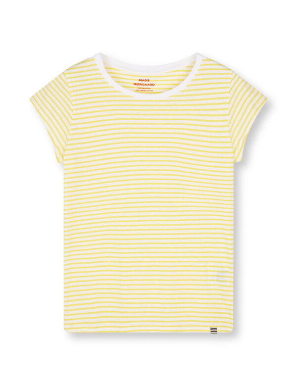 Mads Nørgaard - Organic Jersey Stripe Teasy t - gul - Size (xl) - Tøj > T-shirts > T-shirts  Denne stribet hvide og gule t-shirt fra Mads Nørgaard er fremstillet af 100% blød og let økologisk bomuld. Pasformen er lidt tætsiddende og ærmerne er helt korte.