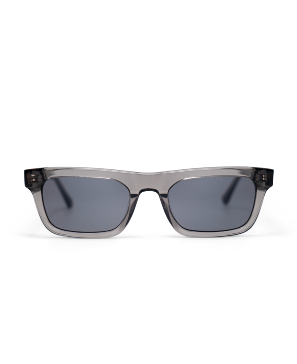 Messyweekend - New Dylan solbrille - Grey Crystal Greey - Accessories > Briller & solbriller > Solbriller  New Dylan solbriller i grå fra MessyWeekend. Brillen er en klassisk brille