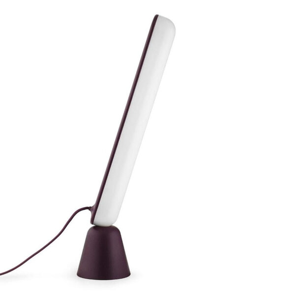 Normann Copenhagen - Acrobat bordlampe - Aubergine - Lamper > Bordlamper > Bordlamper  Denne vare udgår af sortiment og sælges til udsolgt.