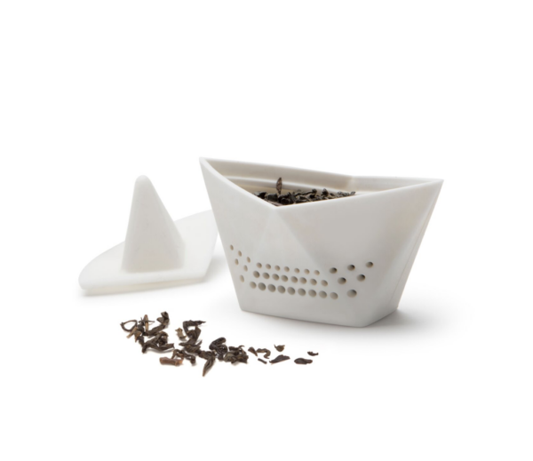 Ototo - Paper Boat tefilter - hvid - Køkkenudstyr > Kaffe & te > Kaffe  Smart bådformet tefilter der vil flyde i det fyldte glas.