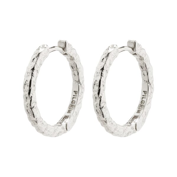 Pilgrim - Elanor Rustic Texture hoops - sølvbelagt - Smykker > Øreringe > Øreringe  Elanor Rustic Texture hoopsene fra PILGRIM er minimalistiske hoops designet med en rå overflade-tekstur