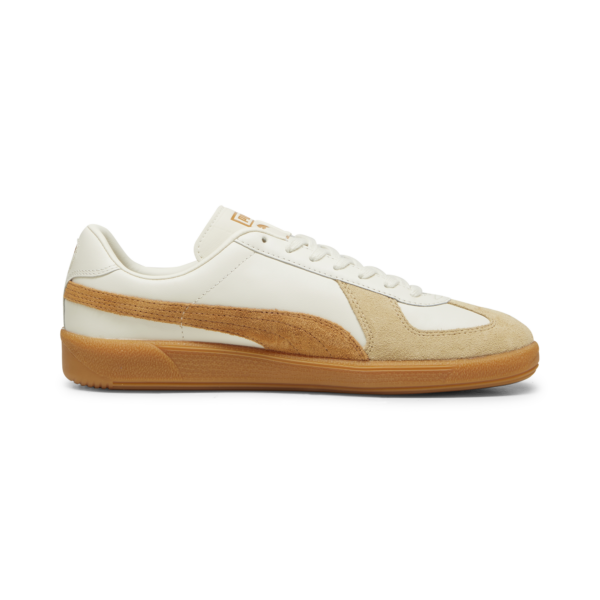 Puma - Army sneakers  - beige - Size (42) - Sko > Sneakers > Sneakers  Army sneakers med cremefarvet base og ruskindsdetaljer i brune nuancer. Army er designet i et klassik design med en lav gummisål i brun. Army sneakers fås også i andre farver.