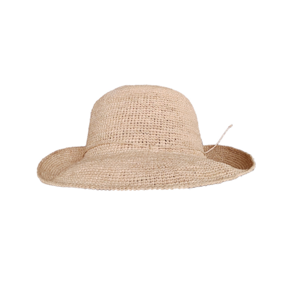 Rabarany - B9 hat - Natur - Accessories > Huer & kasketter > Huer & kasketter  Denne fine solhat er perfekt til en sommerdag. Den kan både bruges til at beskytte dit hovedet mod UV-strålerne på en varm sommerdag