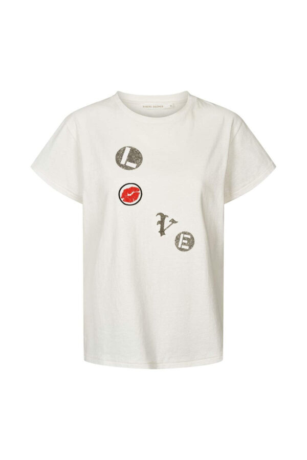 Rabens Saloner - Ambla Love patch t - creme - Size (l) - Tøj > T-shirts > T-shirts  Ambla Love patch t-shirten er designet i en klassisk silhuet med rund halsudskæring