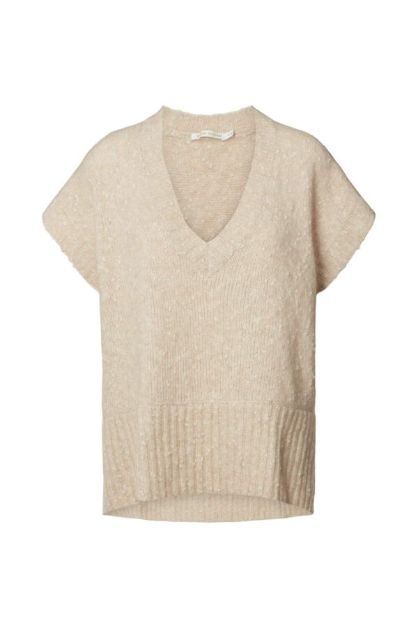 Rabens Saloner - Minte strikket vest  - beige - Size (s/m) - Tøj > Basics > Strikveste  Minte vesten er strikket og designet i en loose silhuet med en rundet halsudskæring