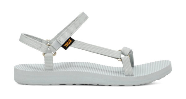 Teva - Original Universal slim sandal  - blå - Size (41) - Sko > Sandaler > Flade sandaler  Original Universal slim sandalen er designet i et let design med smalle remme i en lys blå nuance. Sandalen har en formstøbt EVA-mellemsål med hælskål og buekage for ekstra støtte. Sandalen kommer i et ganske let materiale med en god pasform