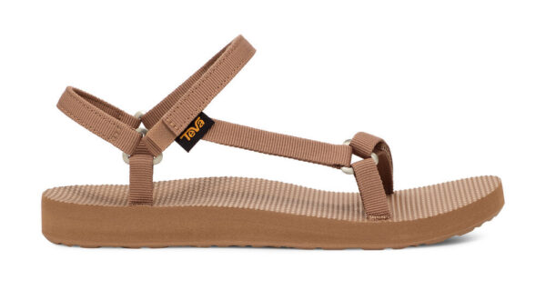 Teva - Original Universal slim sandal  - brun - Size (41) - Sko > Sandaler > Flade sandaler  Original Universal slim sandalen er designet i et let design med smalle remme i brun. Sandalen har en formstøbt EVA-mellemsål med hælskål og buekage for ekstra støtte. Sandalen kommer i et ganske let materiale med en god pasform